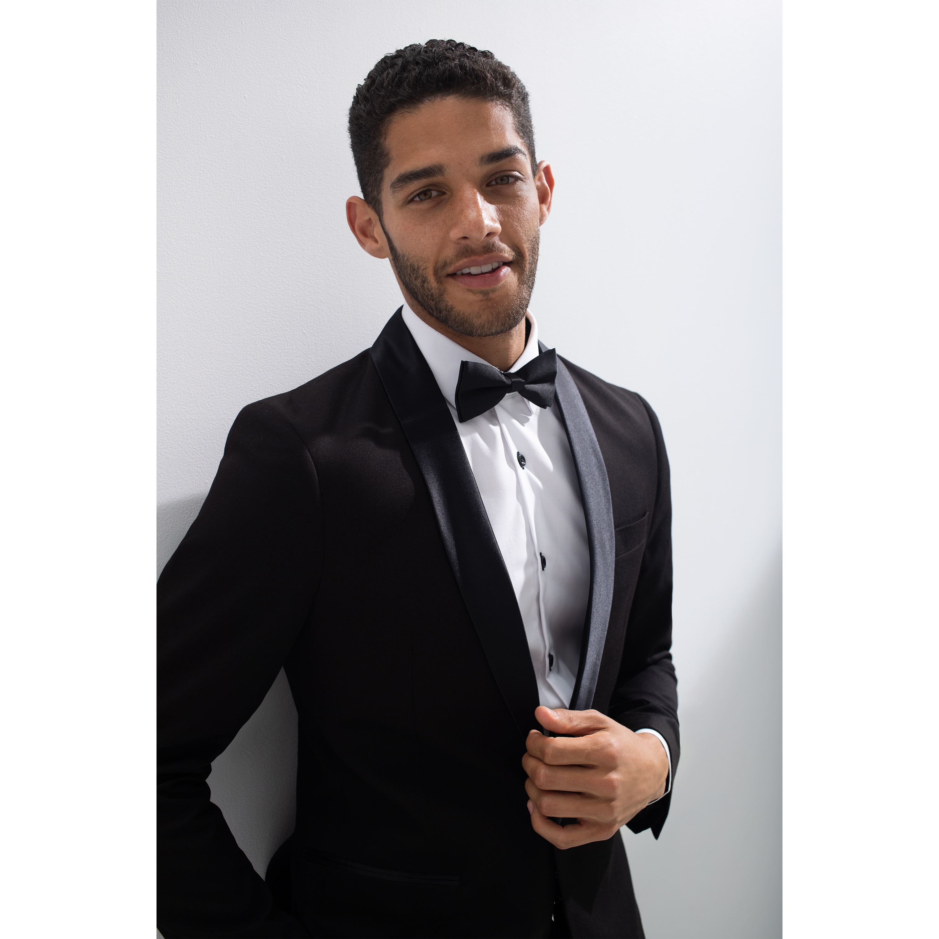 How to Wear a Blue Tuxedo — 5 Simple Rules | Black Lapel