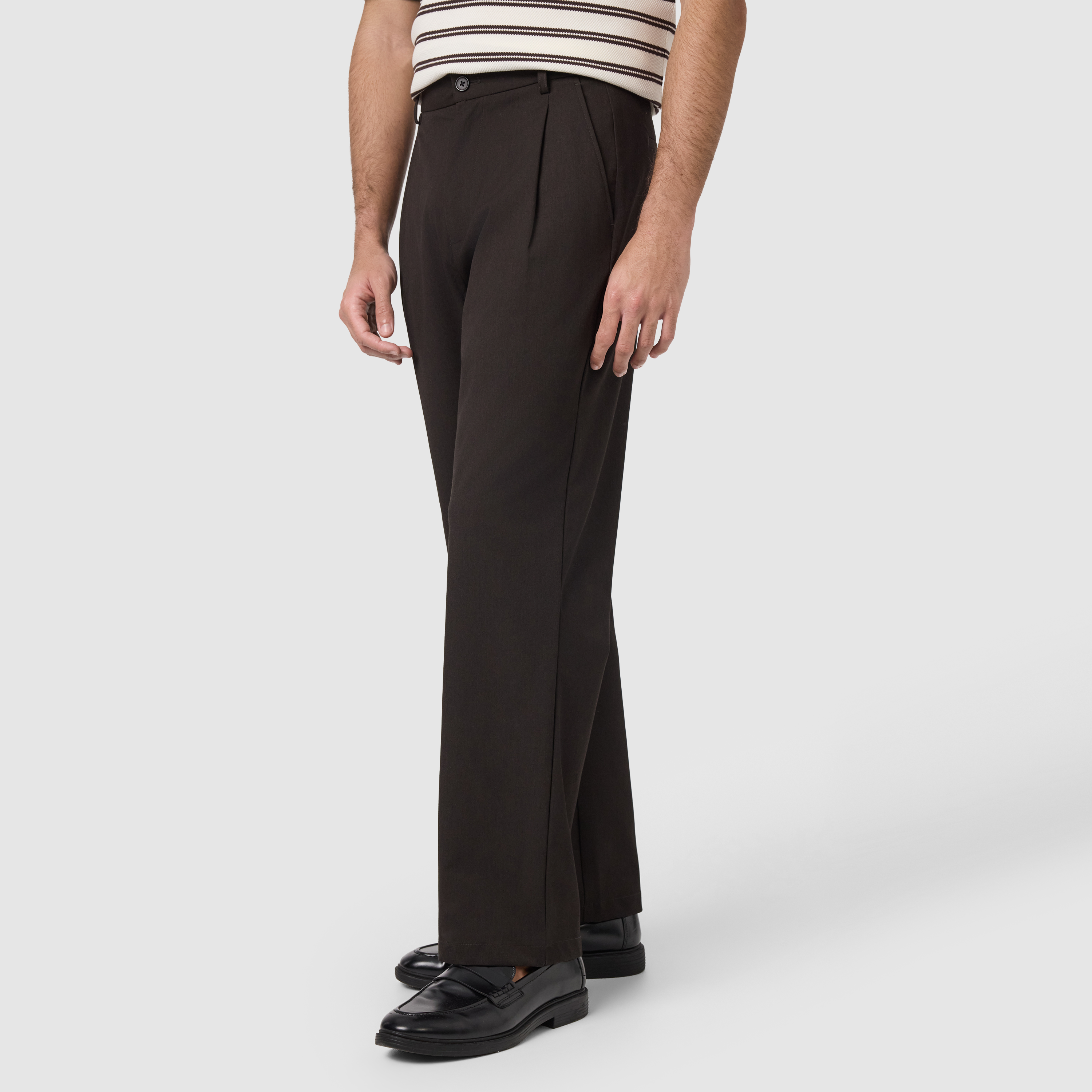 Chocolate Hendon Pleated Stretch Pant