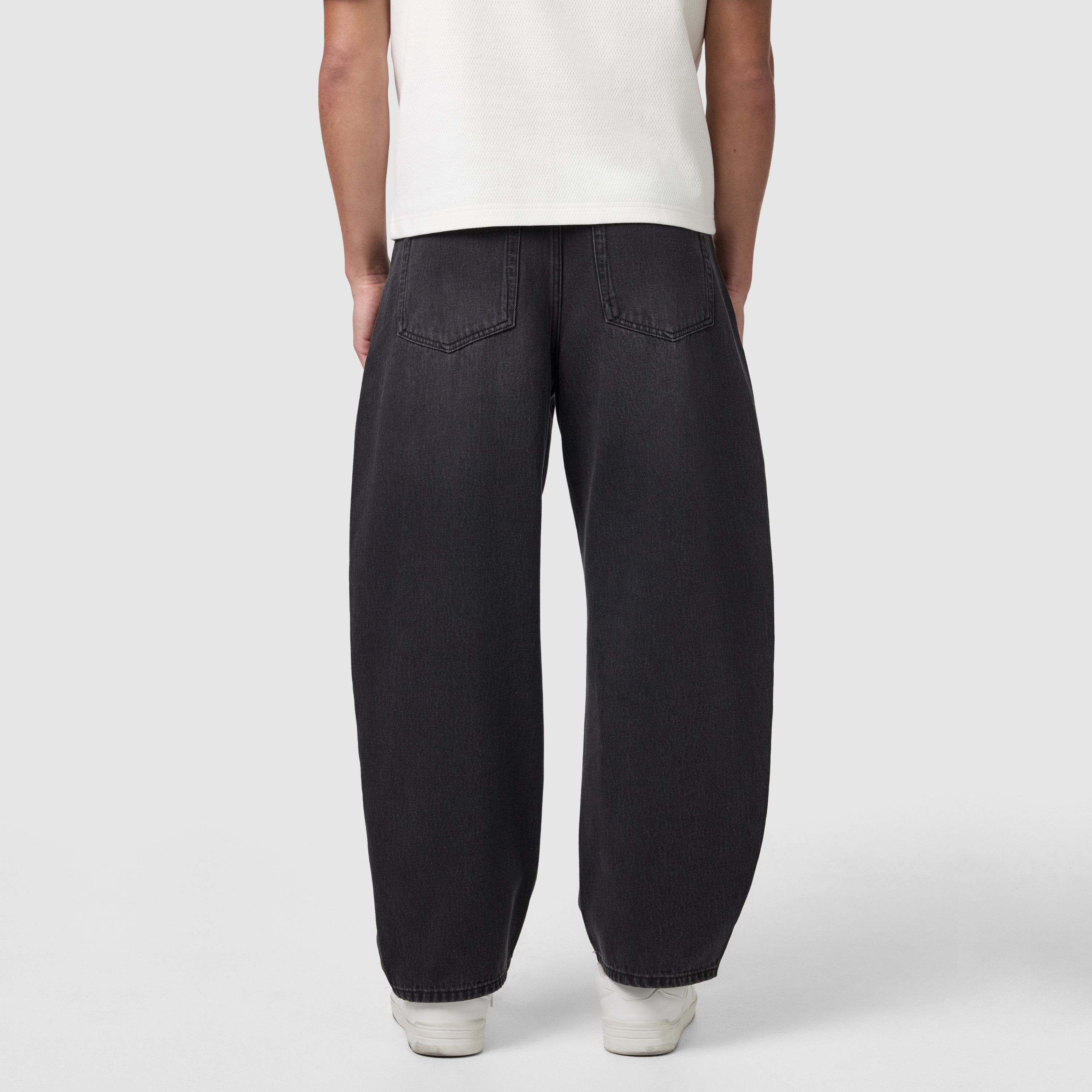 Washed Black Joey Barrel Jean