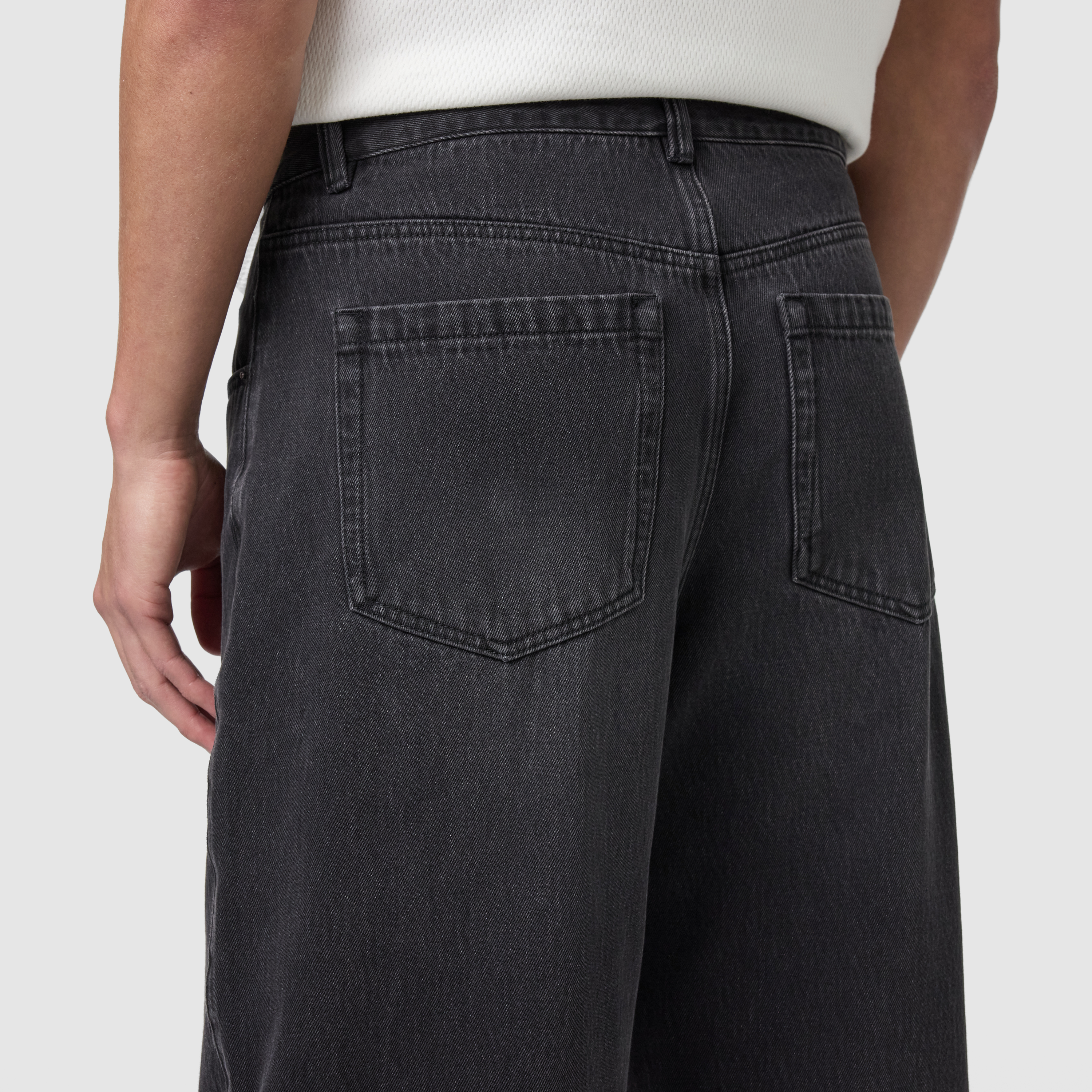 Washed Black Joey Barrel Jean