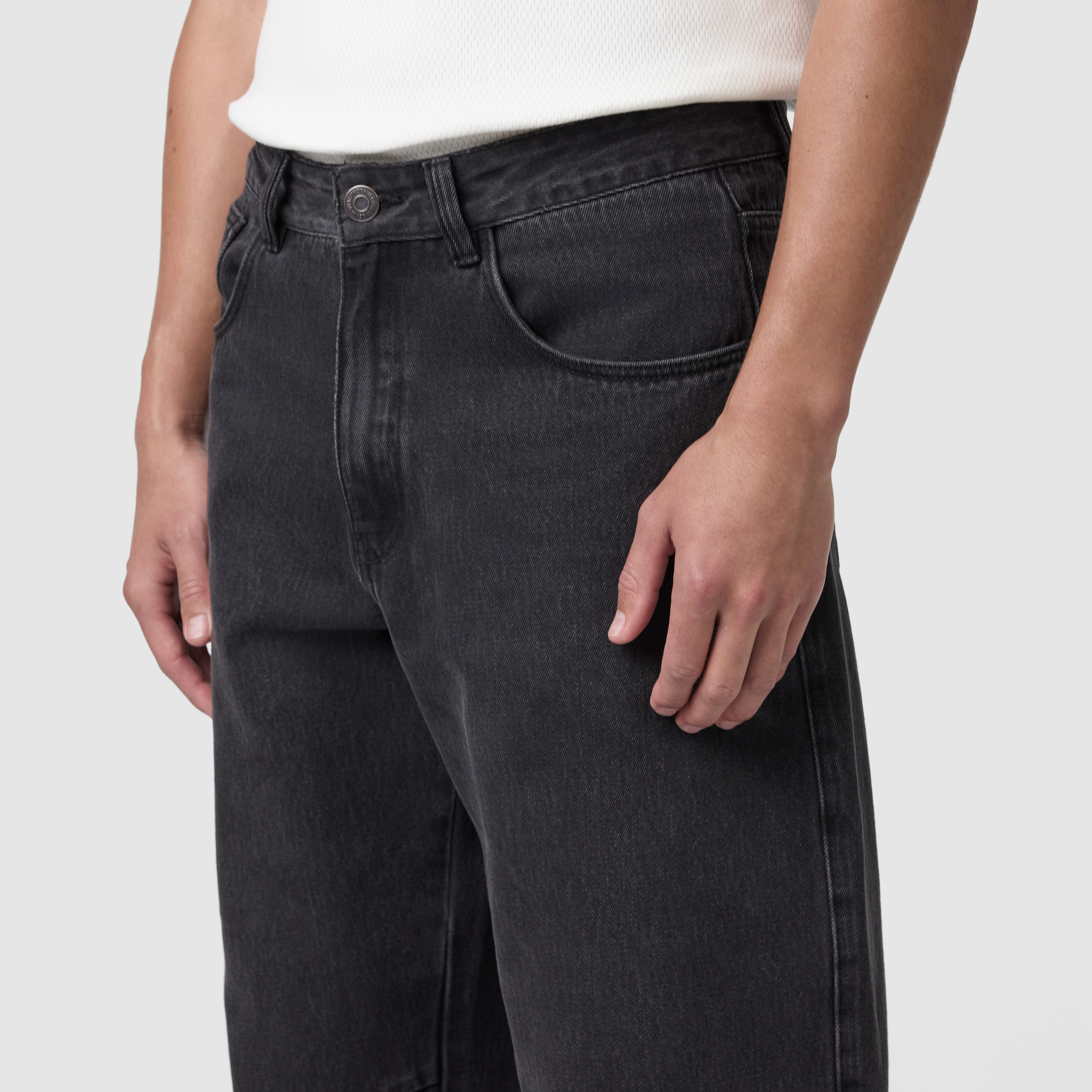 Washed Black Joey Barrel Jean