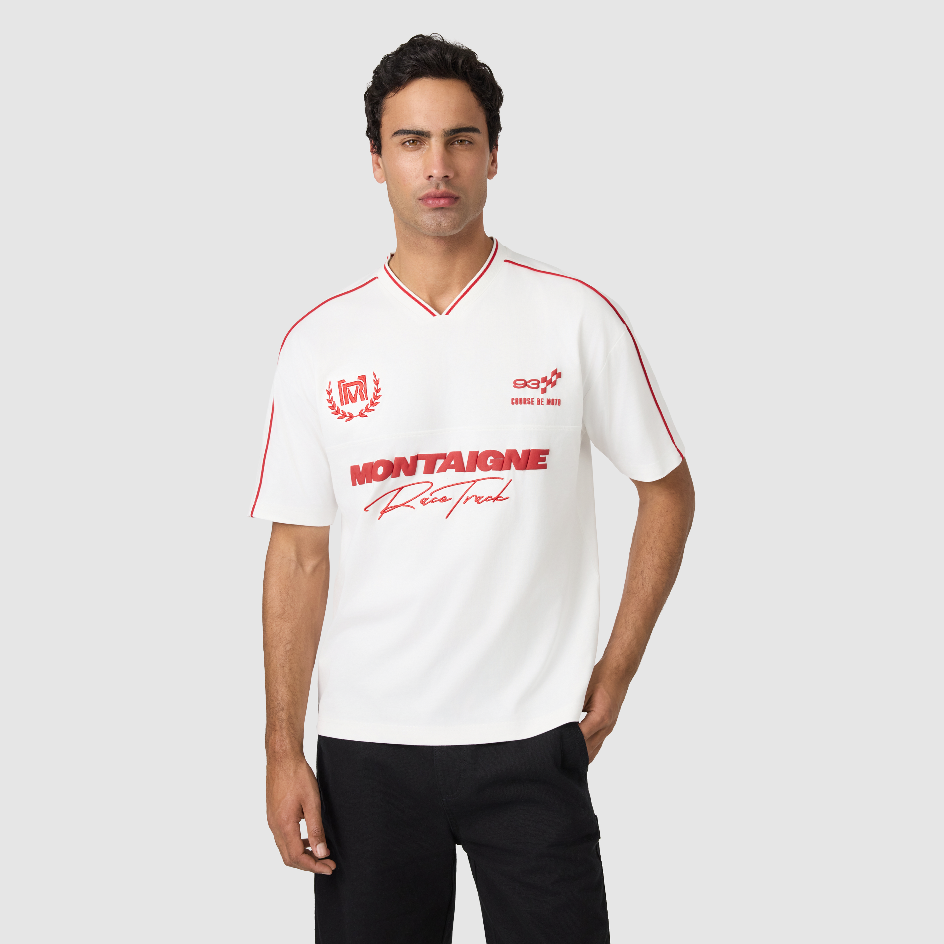 Montaigne Graphic Boxy V Neck Tee